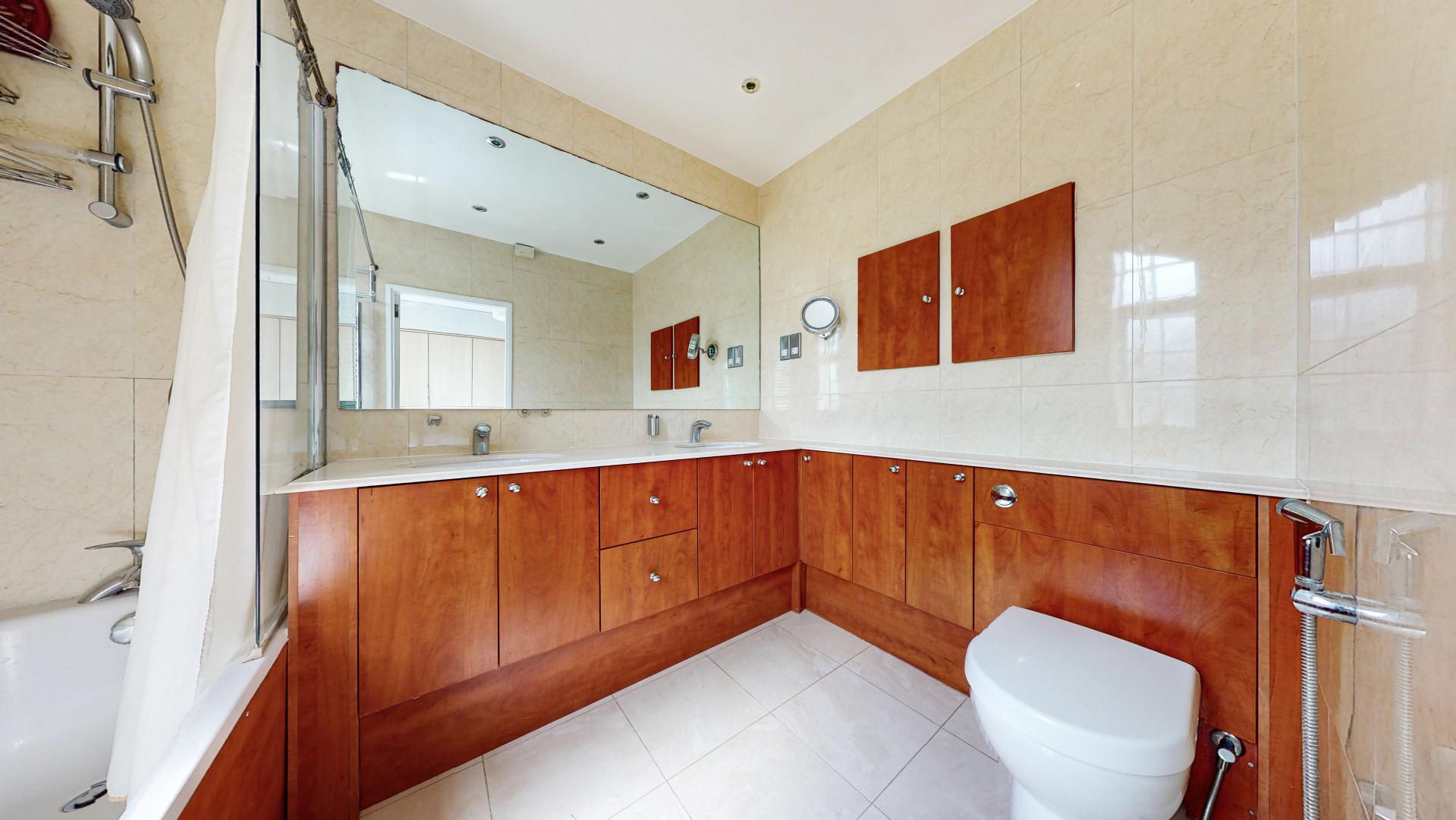 Stunning Apartment Frognal Lane, Hampstead